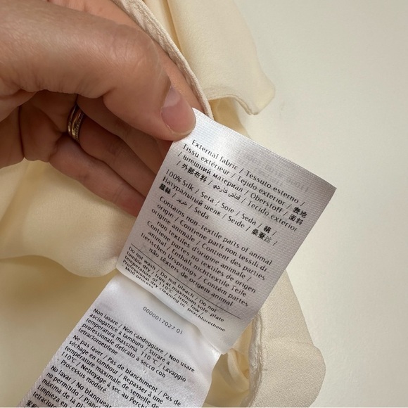 Valentino 100% Silk Scalloped Blouse IT 40 / US 4 - Picture 5 of 10